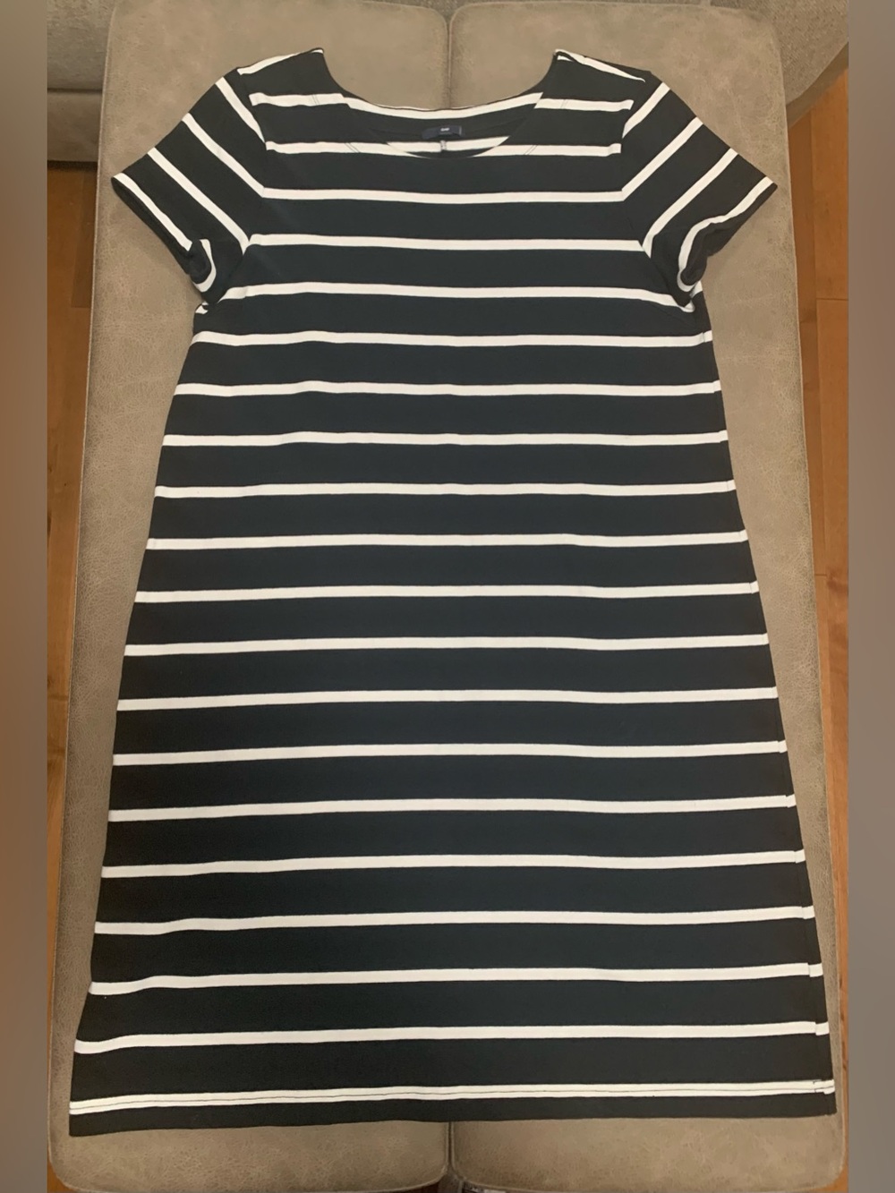 Gap Women’s Black & White Striped Knit Shift Round Neck Pullover Dress Size XL